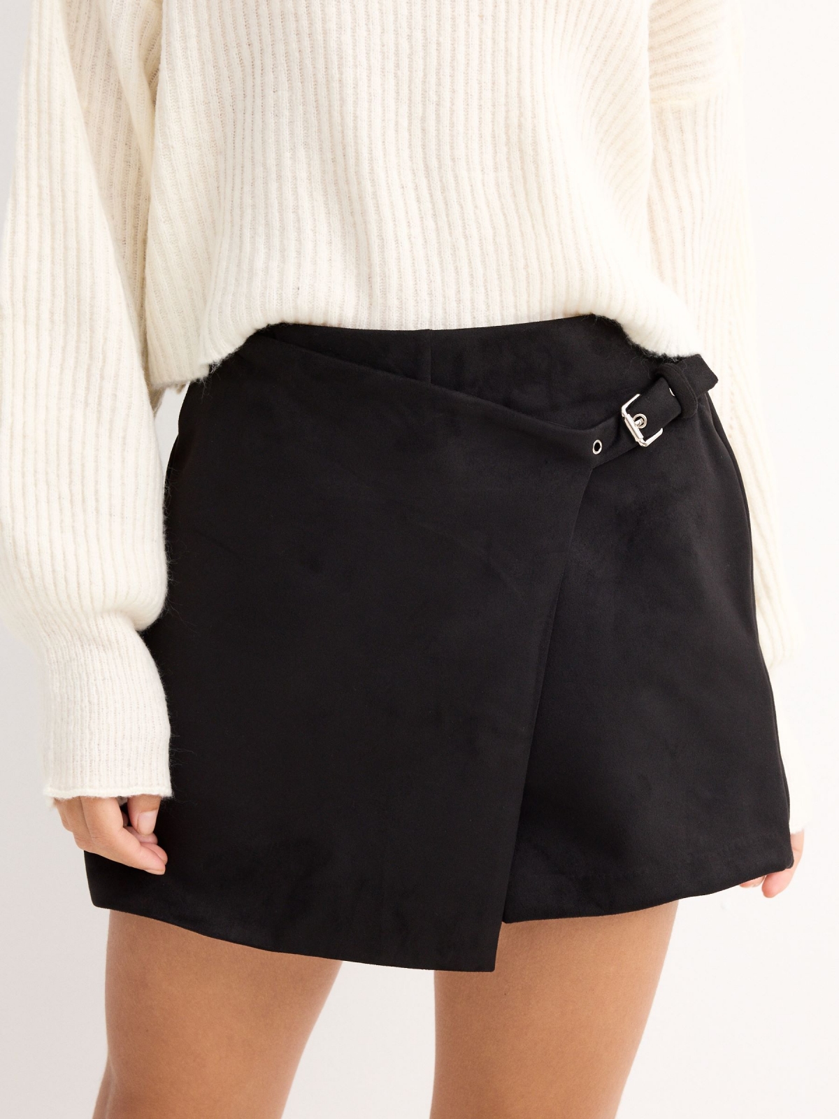 Skort cross black front detail view