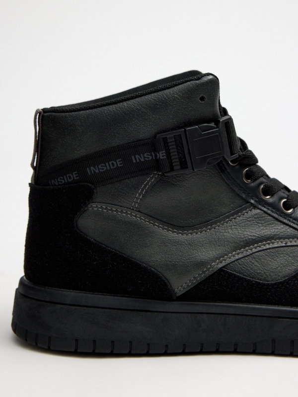 Trainer black sports boot black detail view