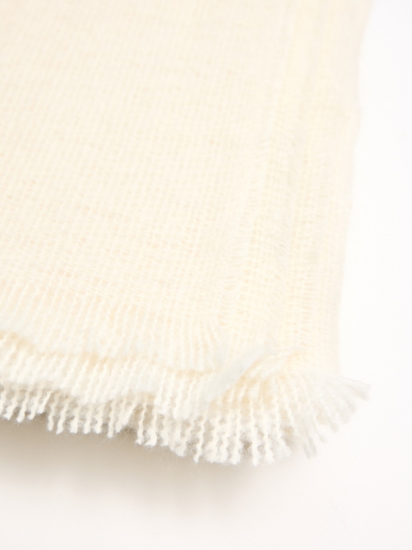Cachecol básico preto off white vista detalhe