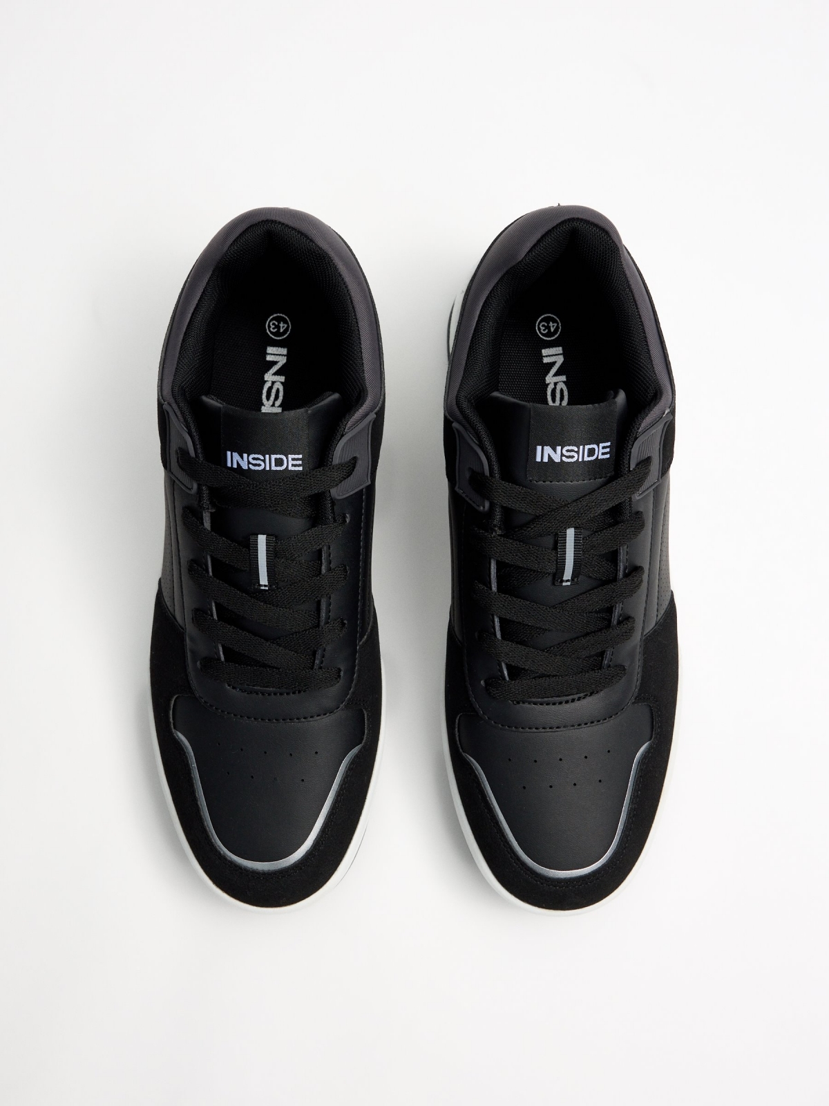 Multi-piece sneaker black black zenithal view