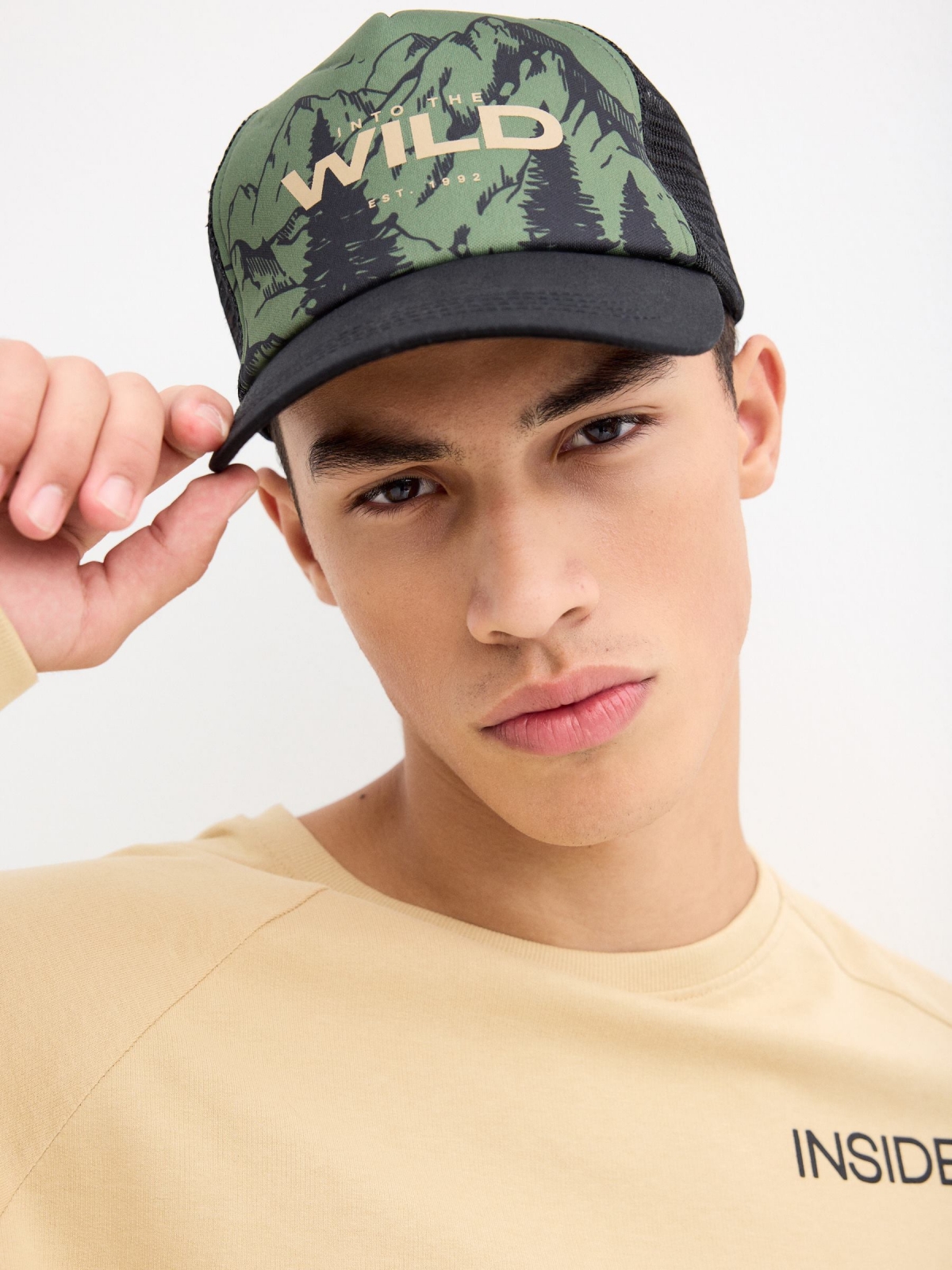 %New% Trucker cap Into the Wild khaki