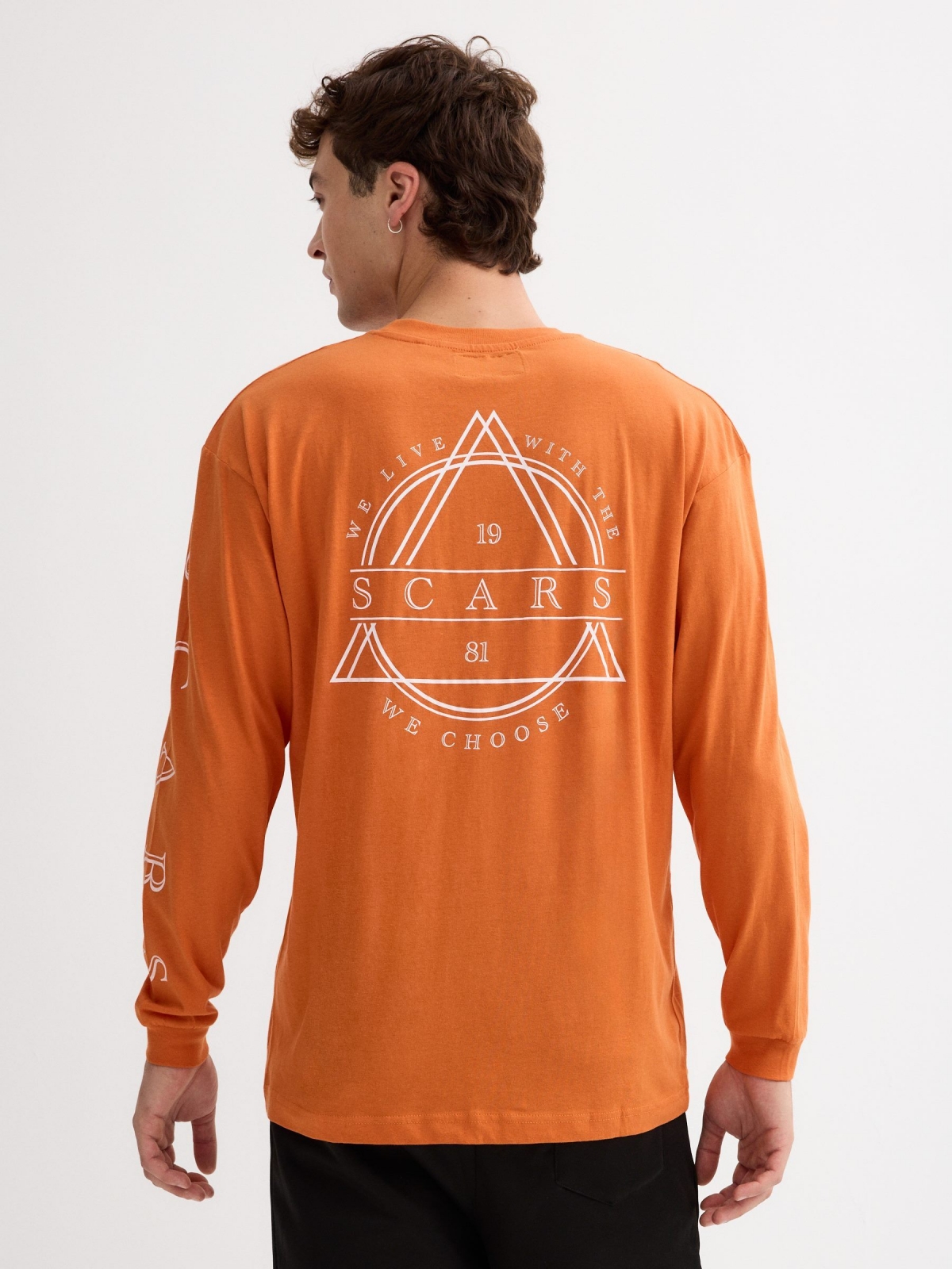 Tie&dye t-shirt dark orange middle back view