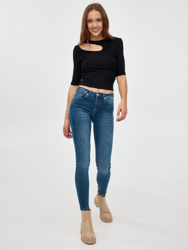 Jeans skinny tiro medio azul vista media frontal