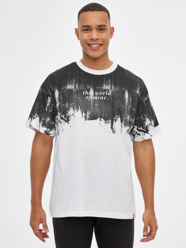 Esta T-shirt do meu mundo branco vista meia frontal