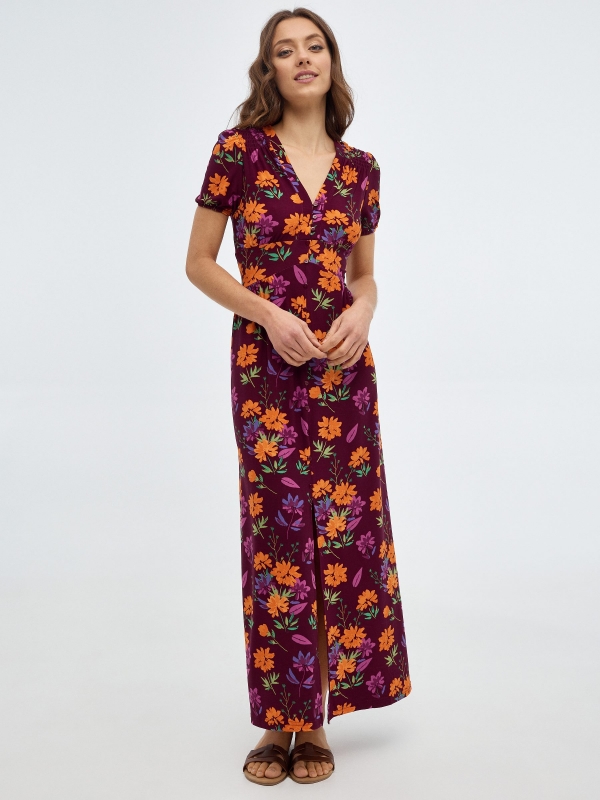 Vestido maxi estampado com flores beringela vista meia frontal