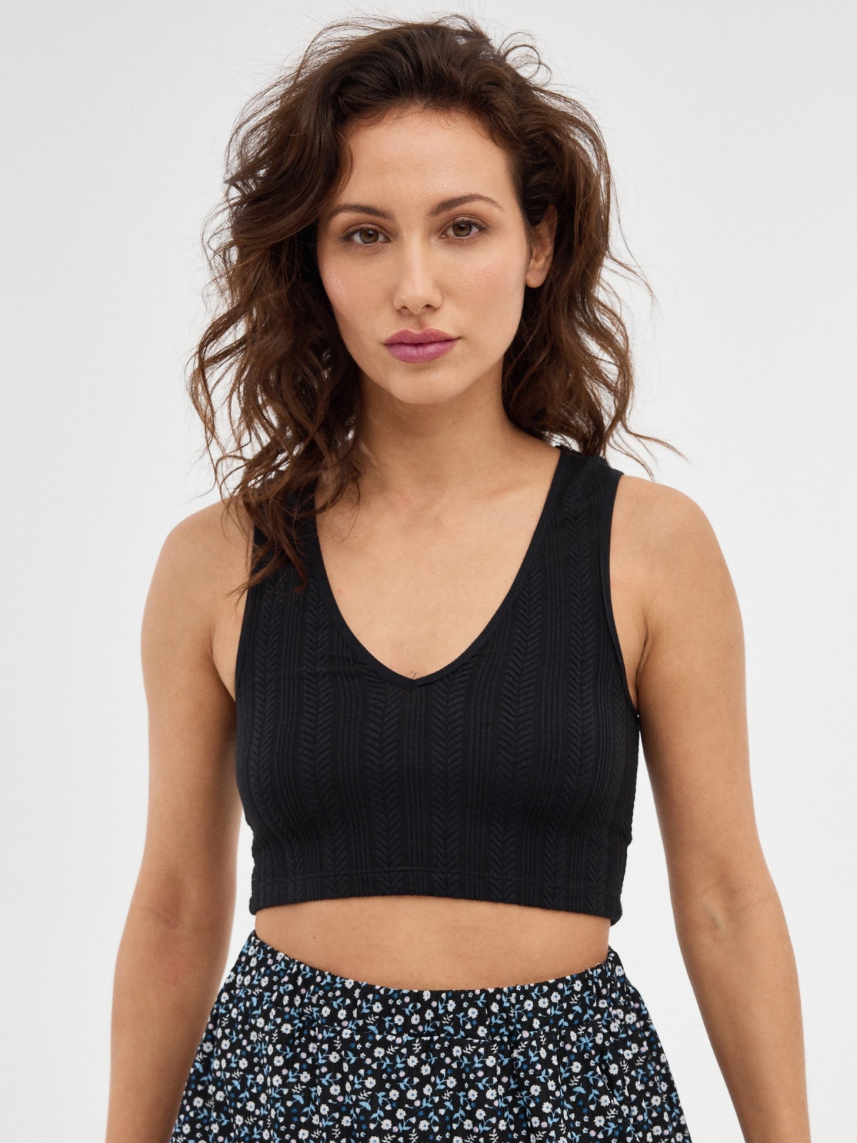 Crop Top V-neck black middle front view