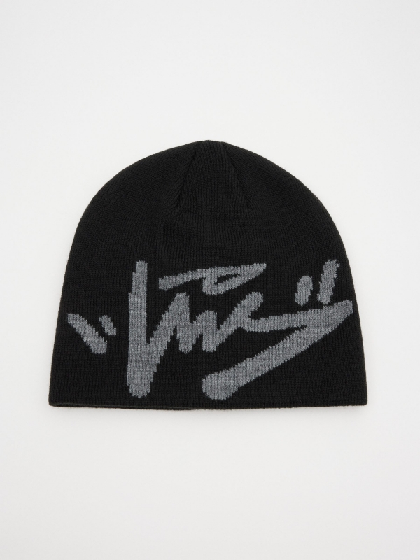 Gorro negro con grafitti