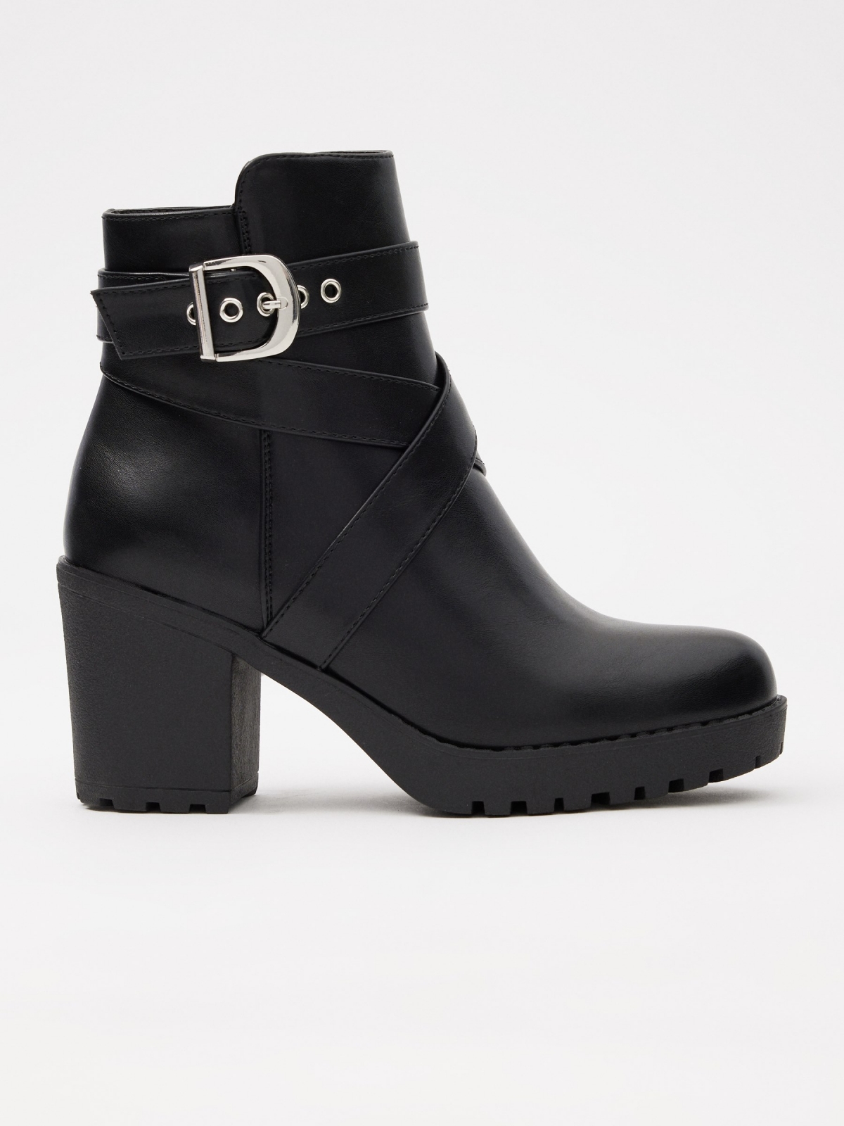 Heeled ankle boots with buckle