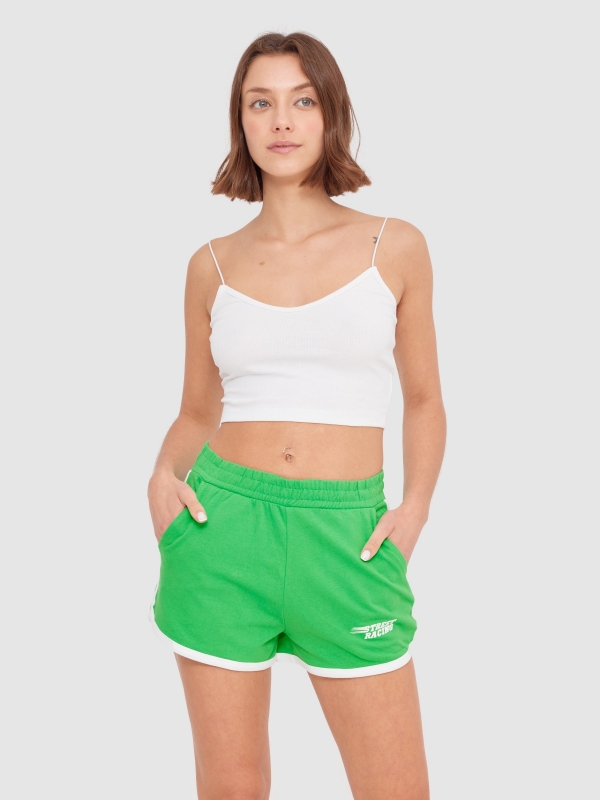 Short deportivos con bolsillos menta vista media frontal