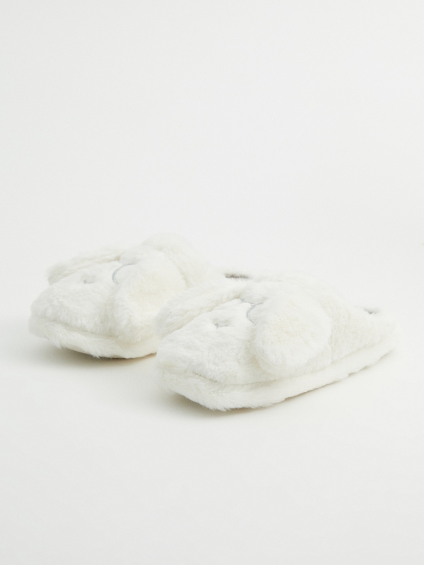 Pantufas de coelho de pelúcia branco vista meia traseira