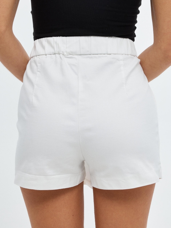 Skort colores blanco vista detalle