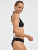 %Pto% Calcinhas clássicas de bikini com recortes preto vista frontal