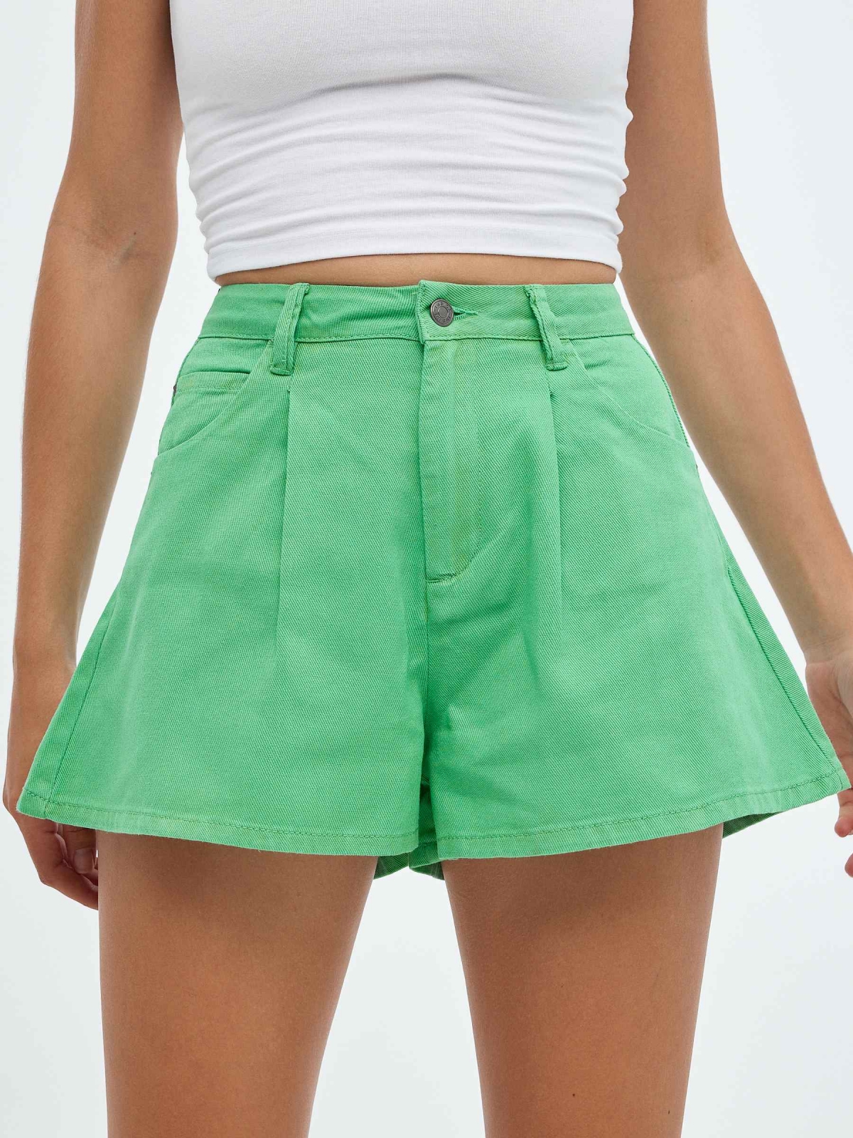 Short de sarja larga menta vista detalhe