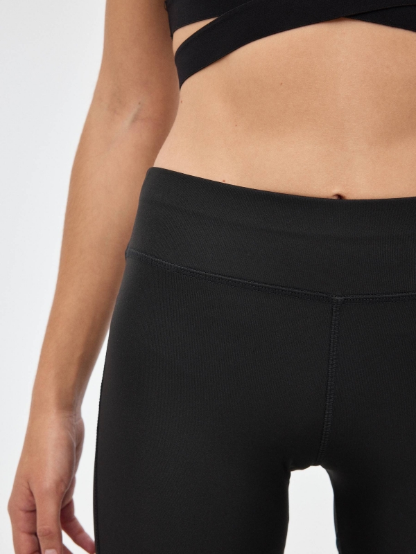 Leggings detalles mesh negro vista detalle