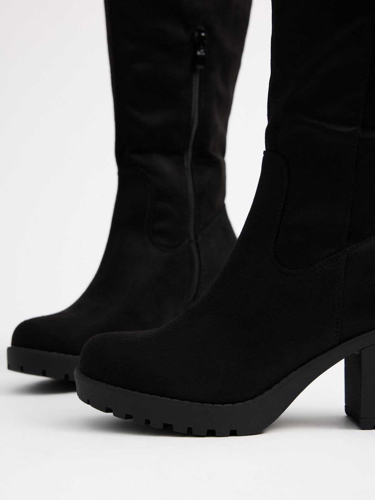 Heeled musketeer boot black detail view