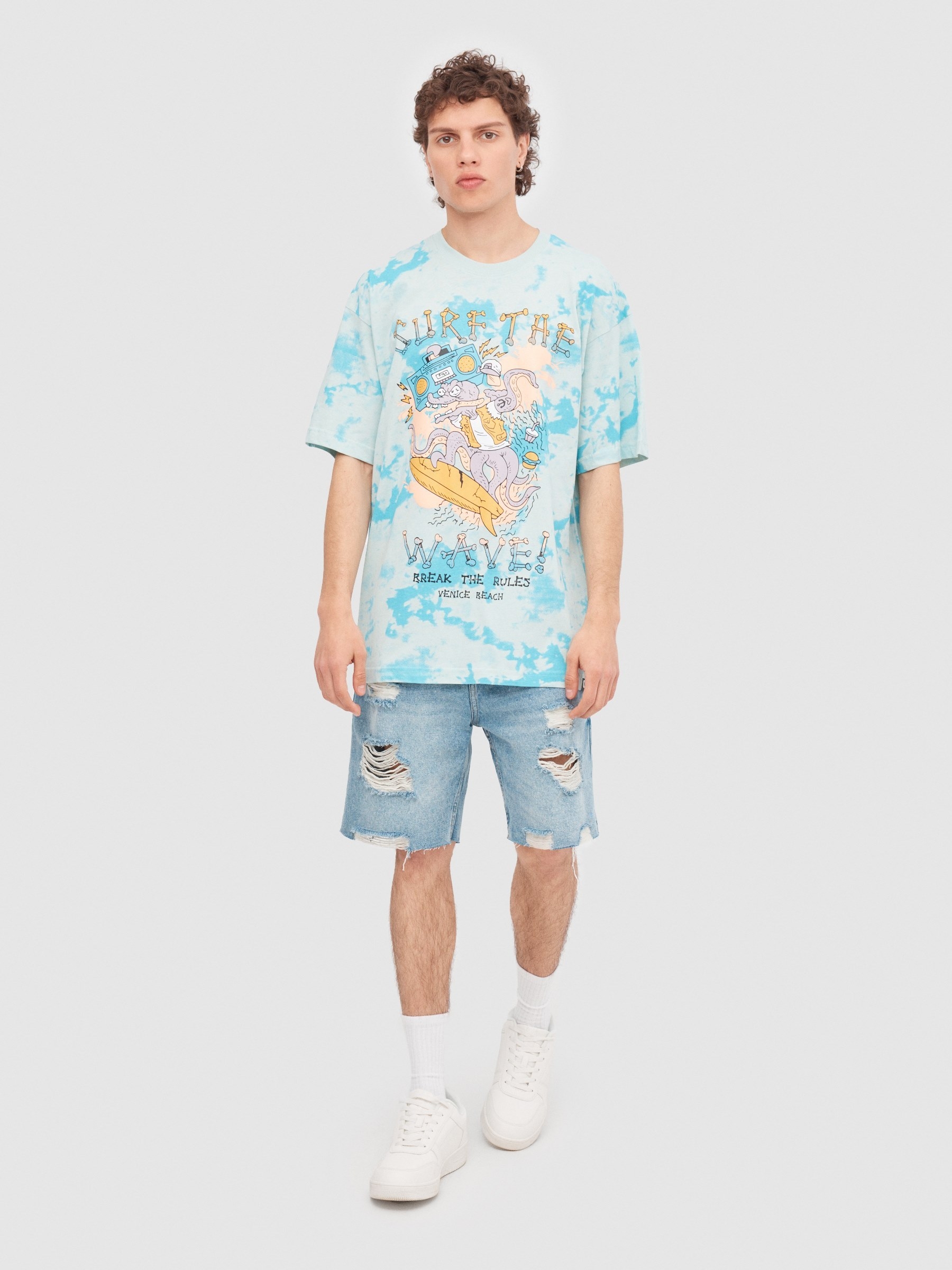 Camiseta tie dye pulpo surfero verde vista media frontal