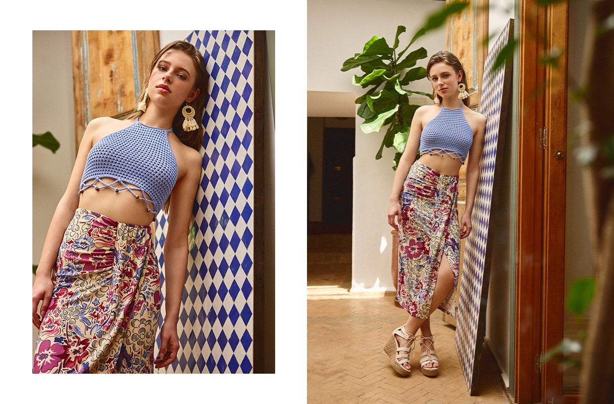 Saia midi com folhos e fenda multicolorido vista meia frontal
