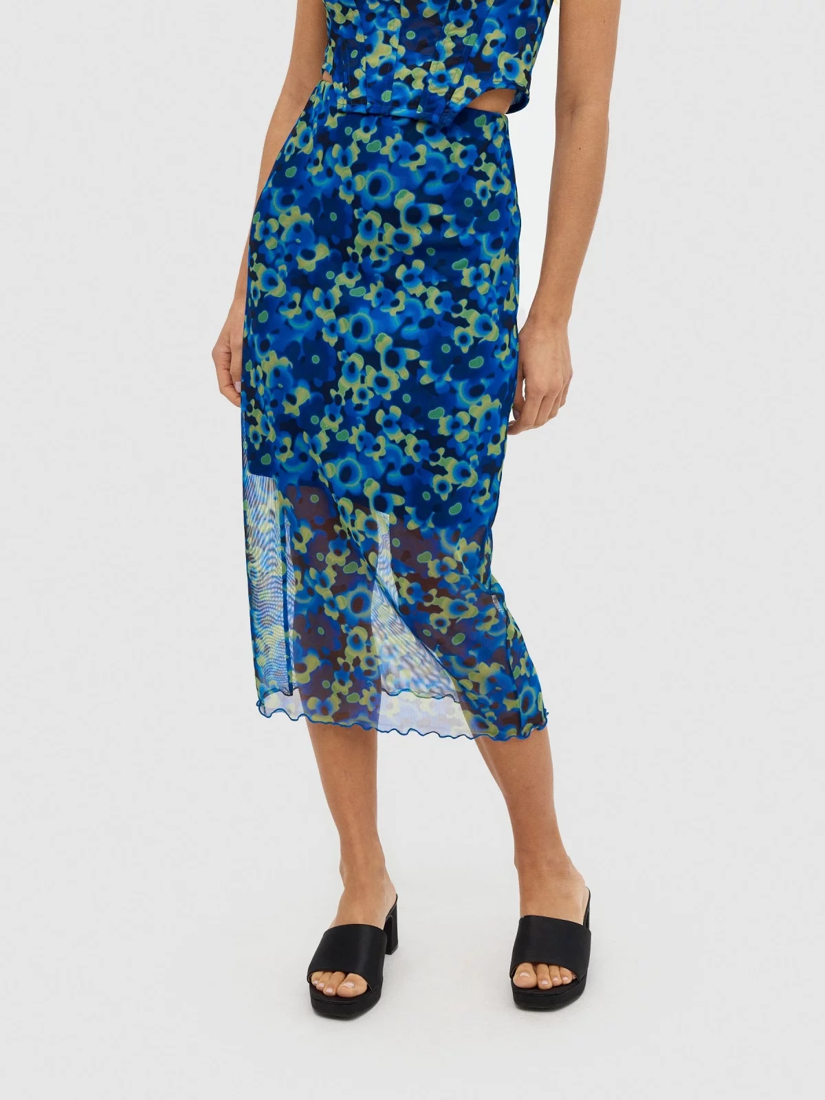 Saia midi de tull floral azul vista meia traseira