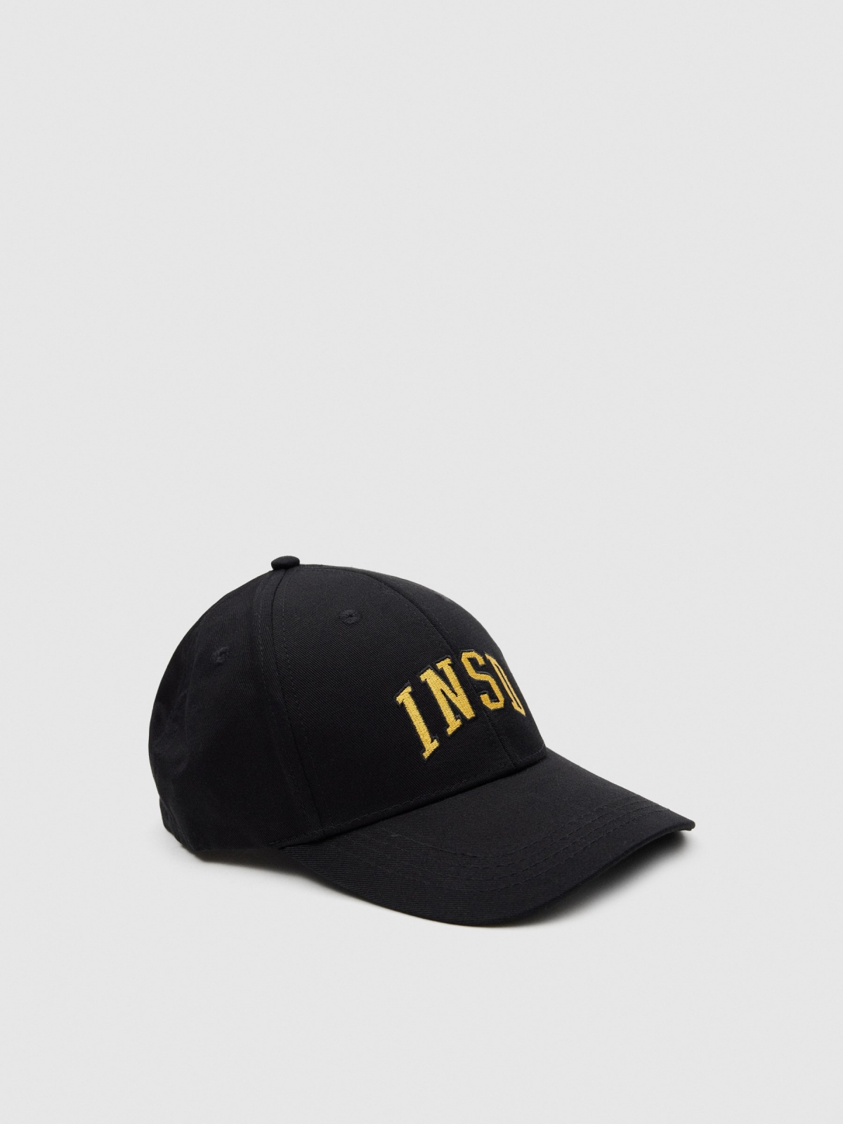 Gorra básica deportiva negro vista detalle