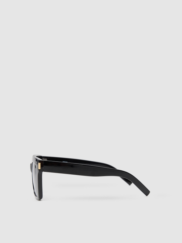 Square sunglasses black detail view