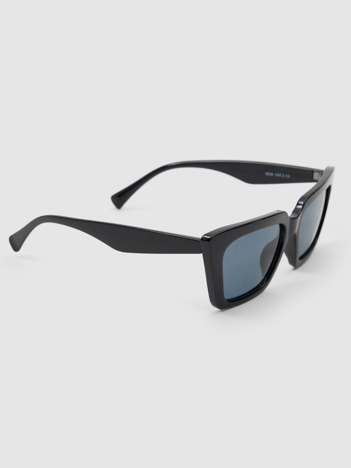 Square sunglasses black detail view