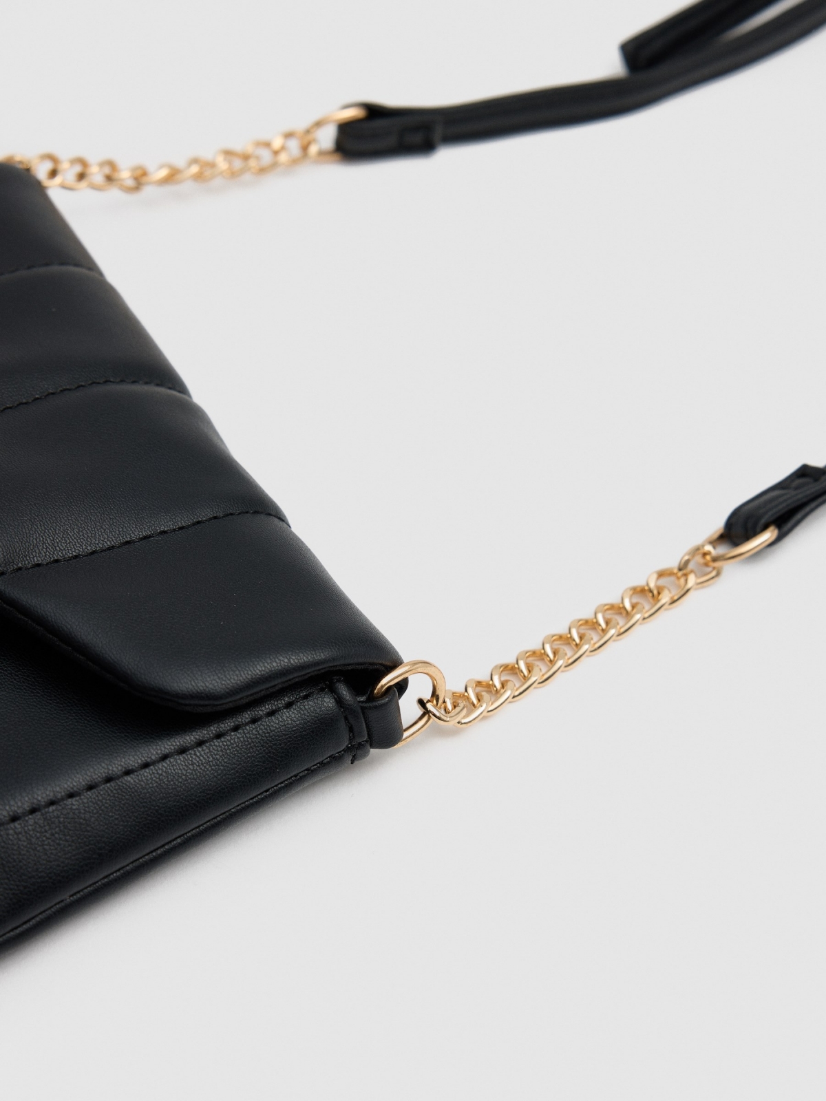 Padded shoulder bag black detail view