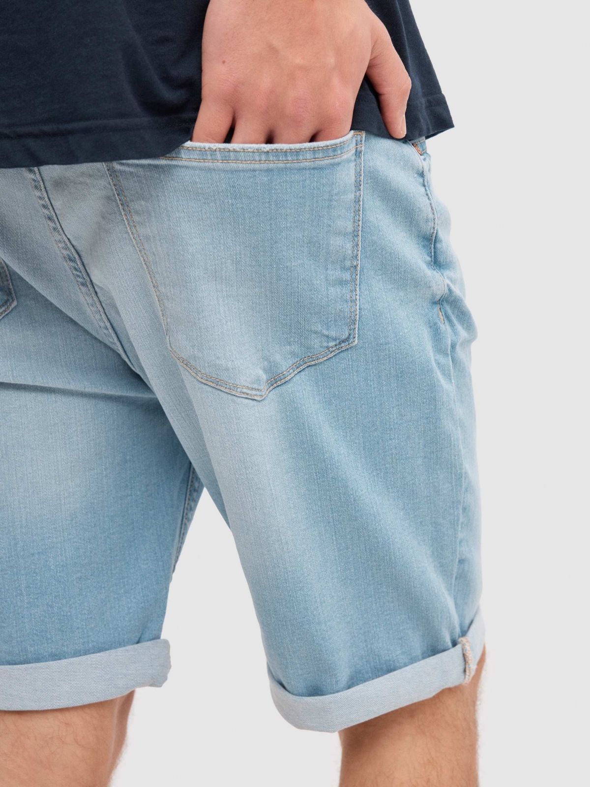 Denim slim bermudas blue detail view