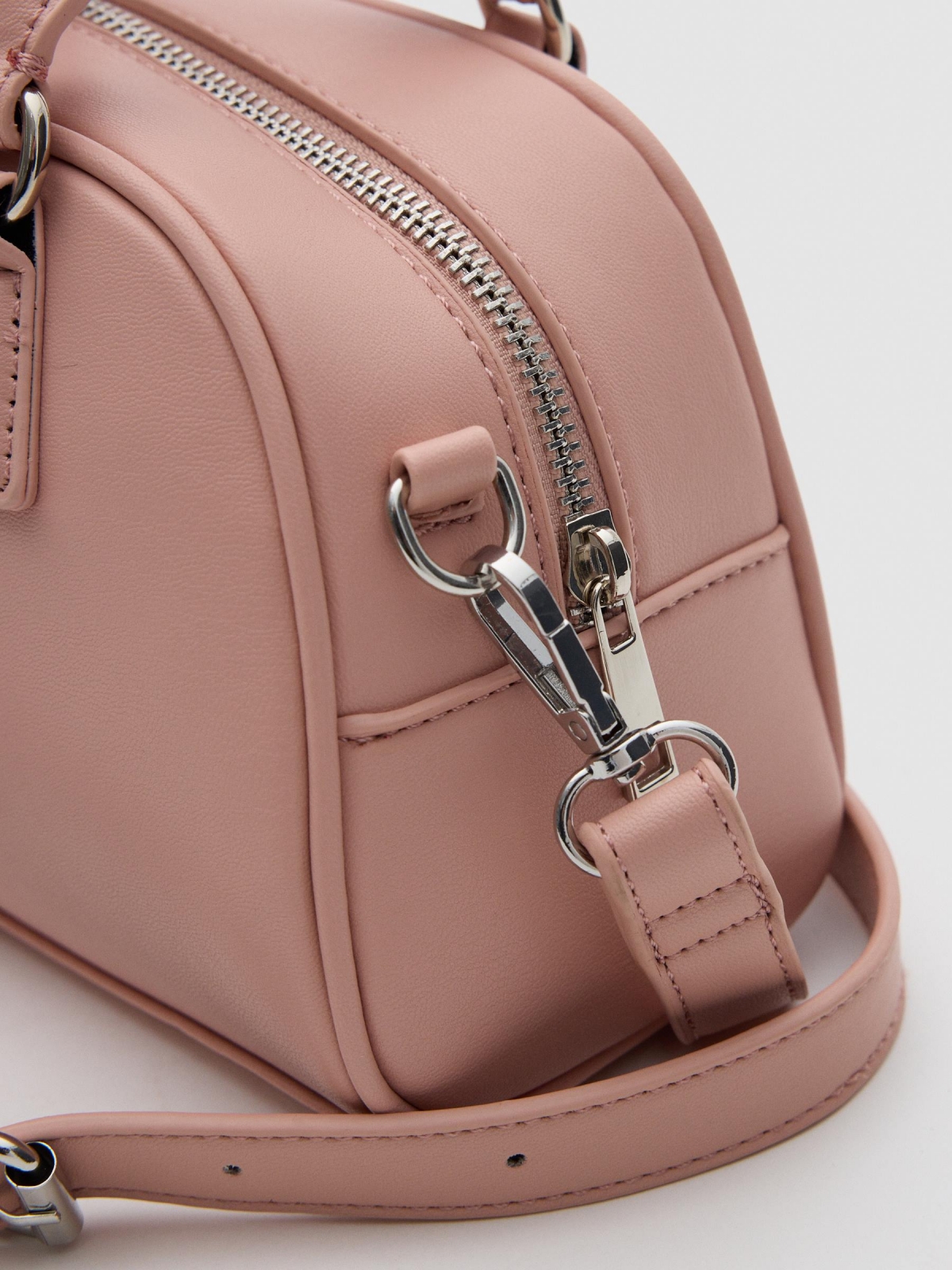 Bolso mini bowling rosa vista detalle