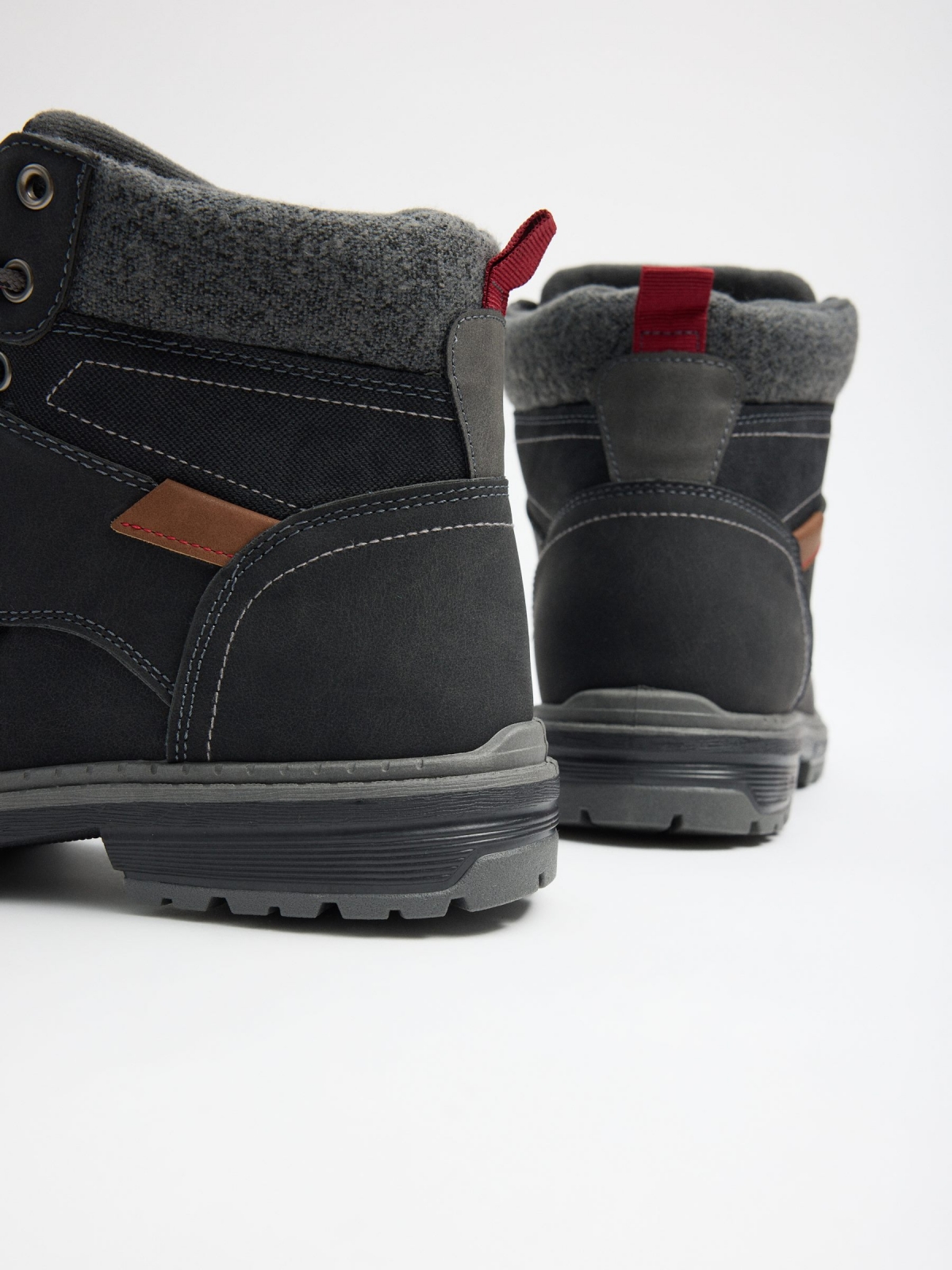 Mountaineer boot leather effect black detail view