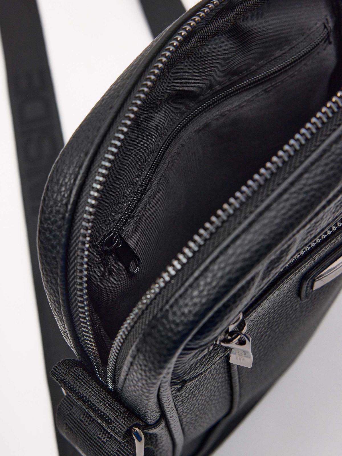 Black leatherette shoulder bag black detail view