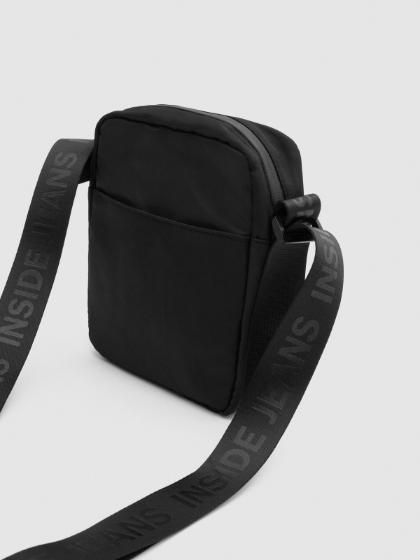 Bolsa de ombro básica preto vista detalhe