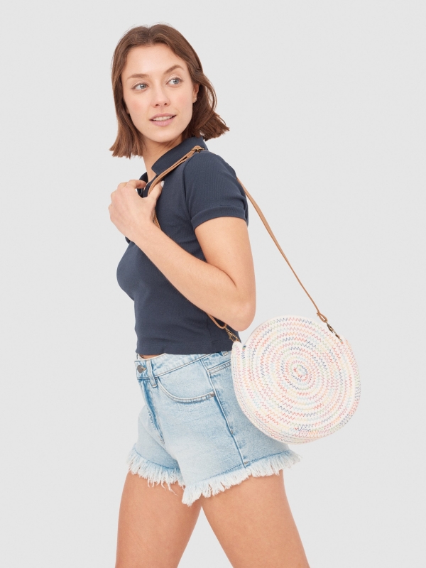 Bolso yute hilos de color beige con modelo