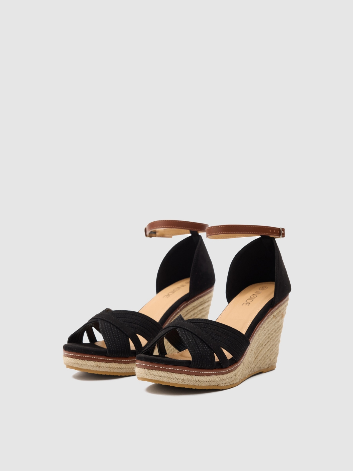 Wedge sandals black 45º front view