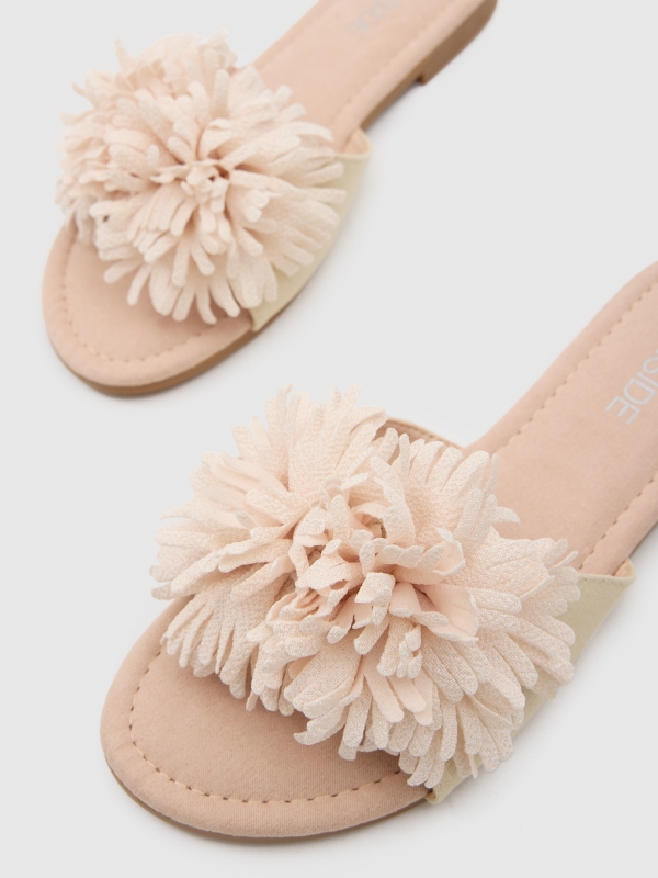 Floral sandal off white detail view