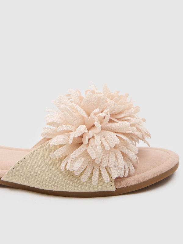 Floral sandal off white detail view