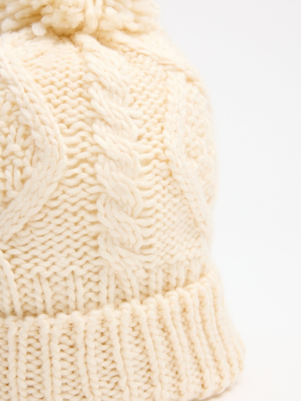 Gorro de malha branco marfim marfim vista traseira 45º