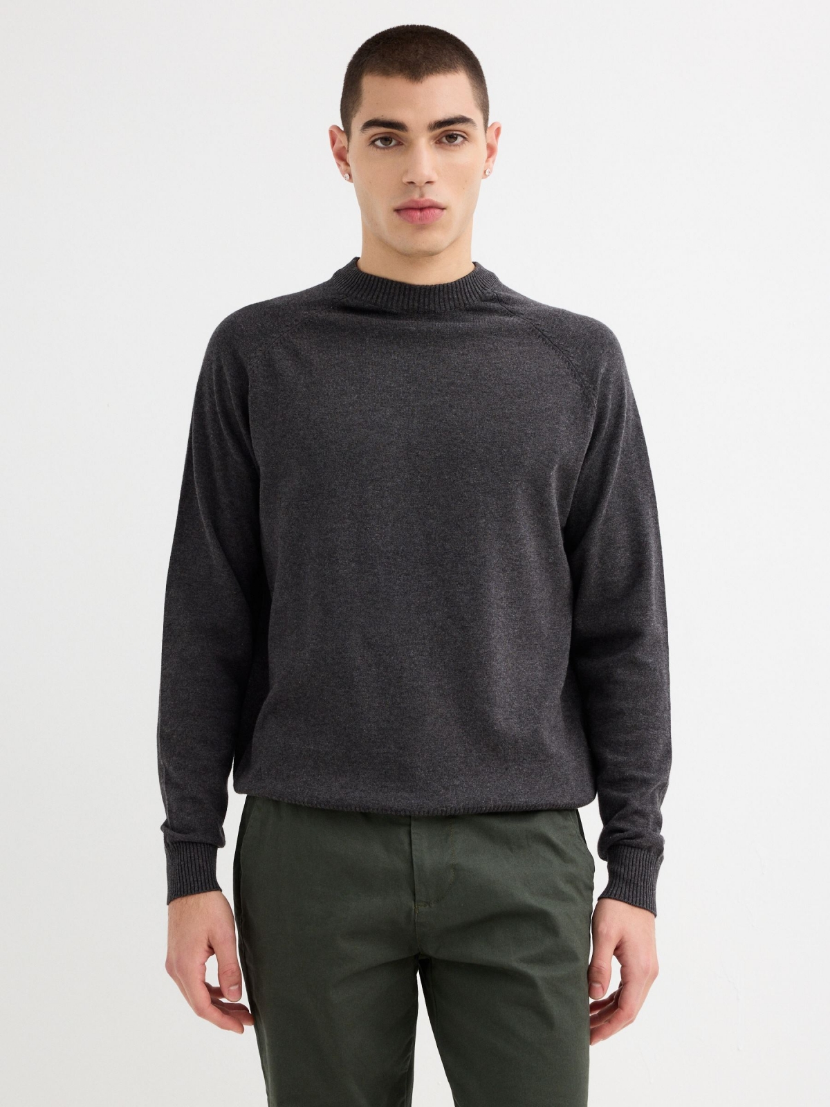 Plain sweater round neck dark grey detail view