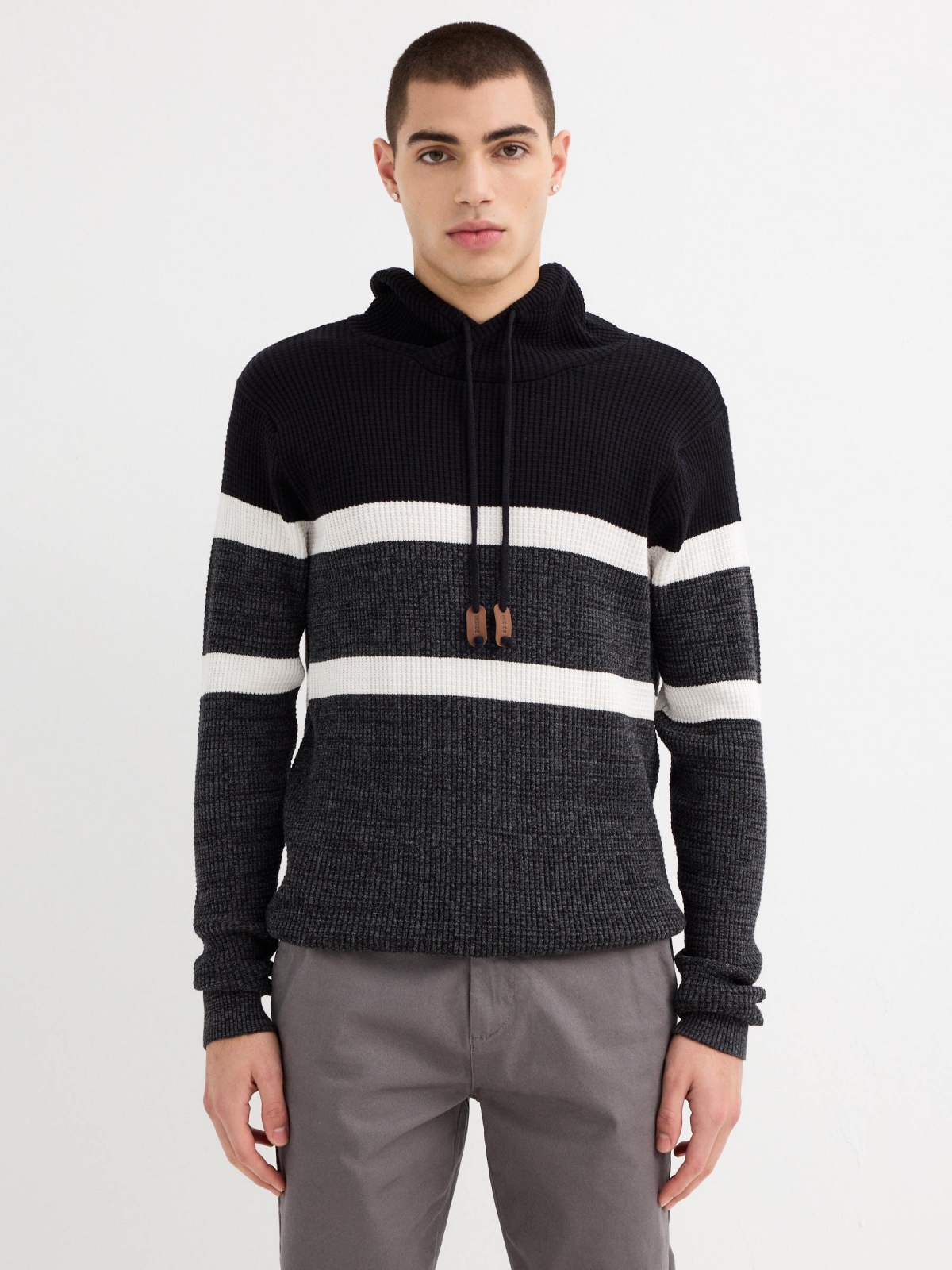 Pullover collar stripes black middle front view