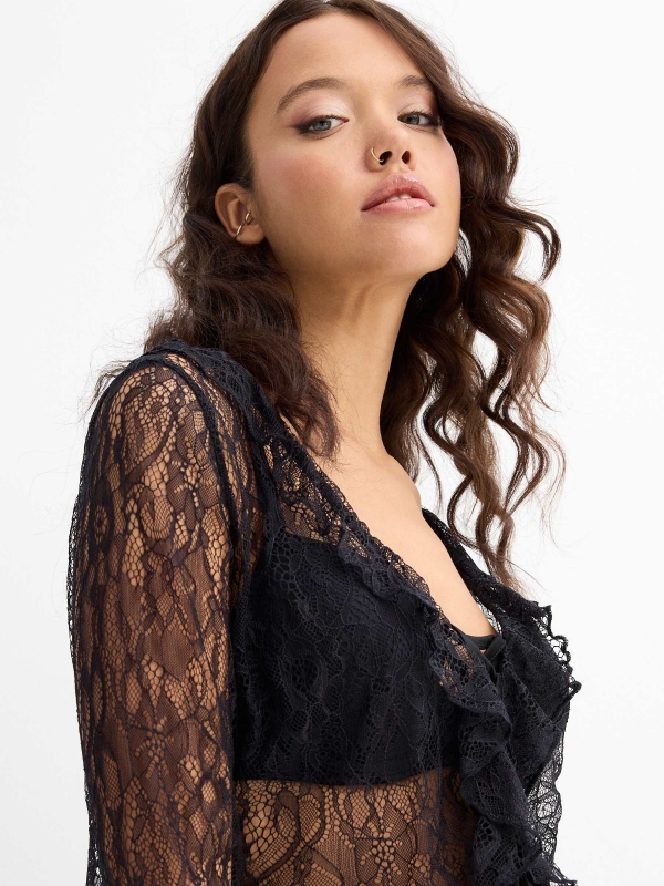 Lace crop top black detail view