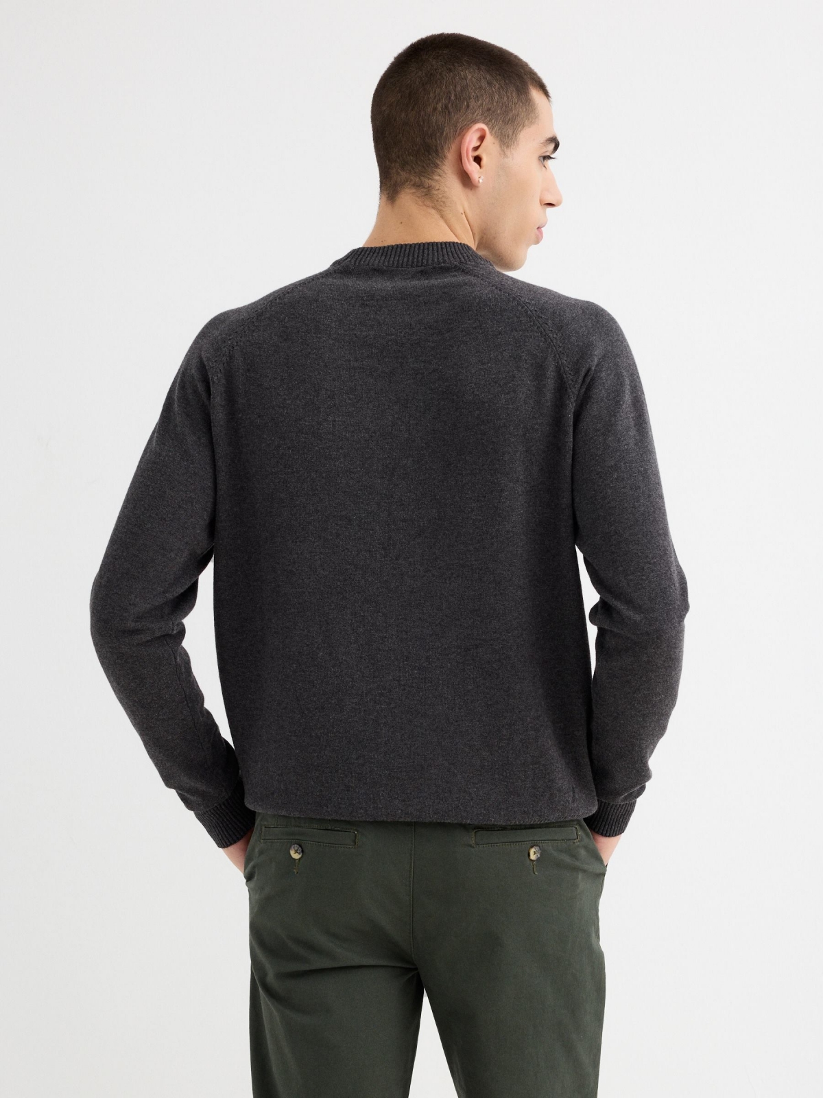 Plain sweater round neck dark grey detail view