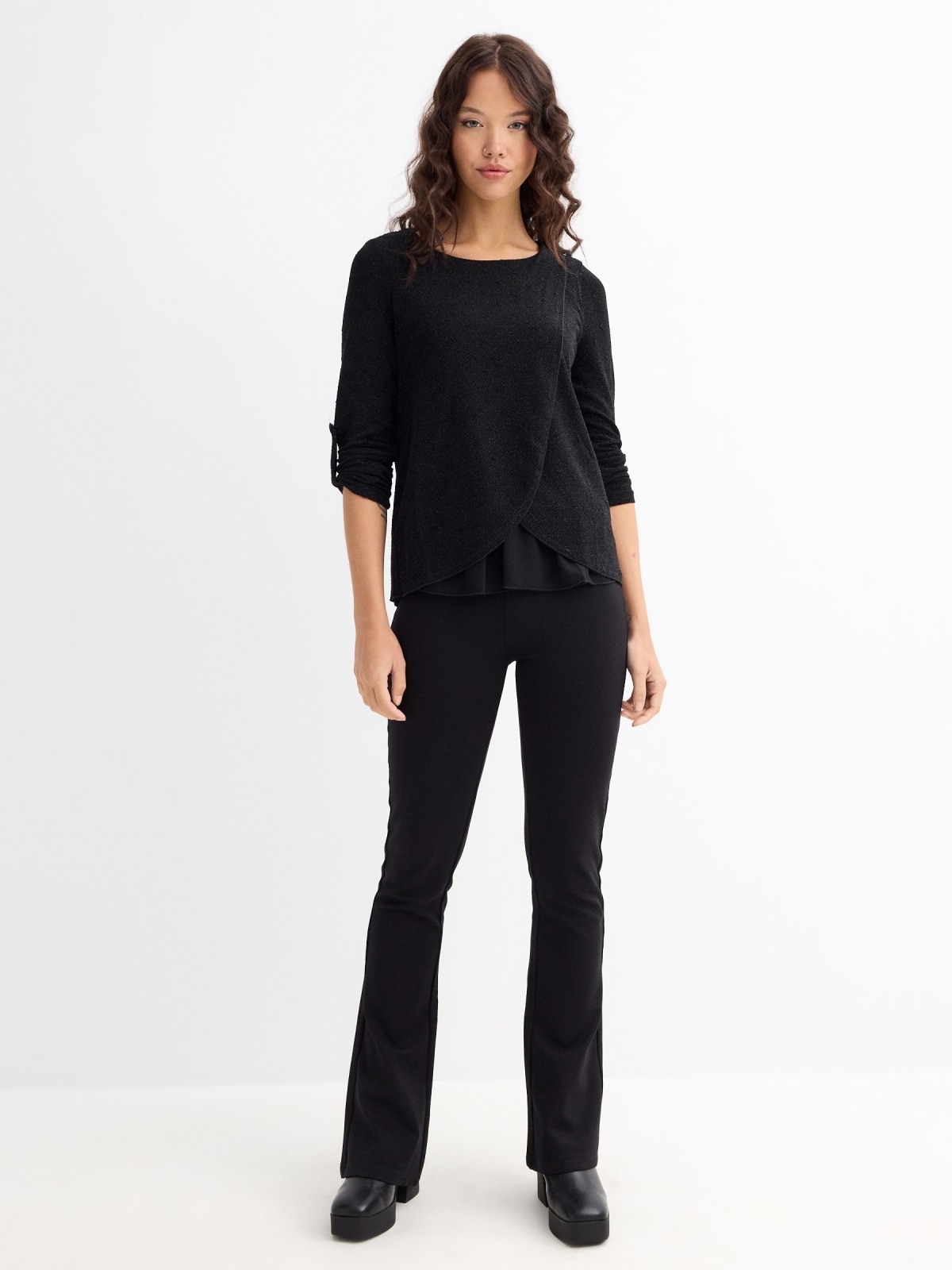 Blusa negra con brillo negro