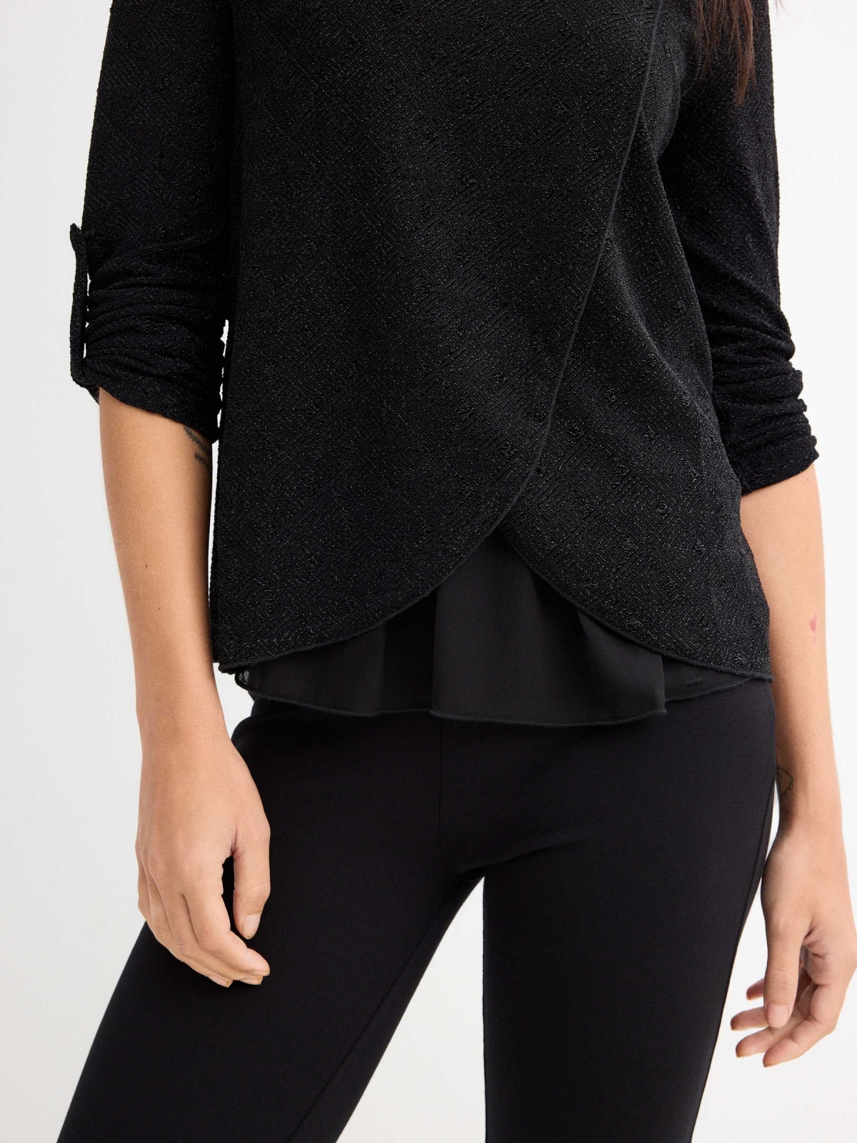 Blusa negra con brillo negro