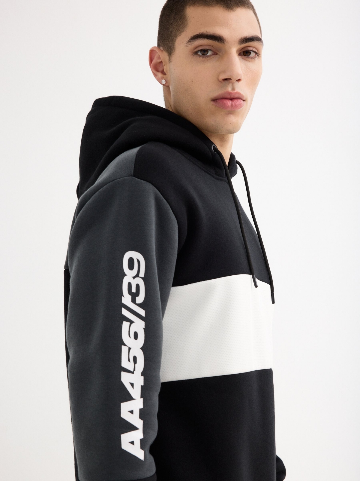 Hooded sweatshirt AA456 black detail view