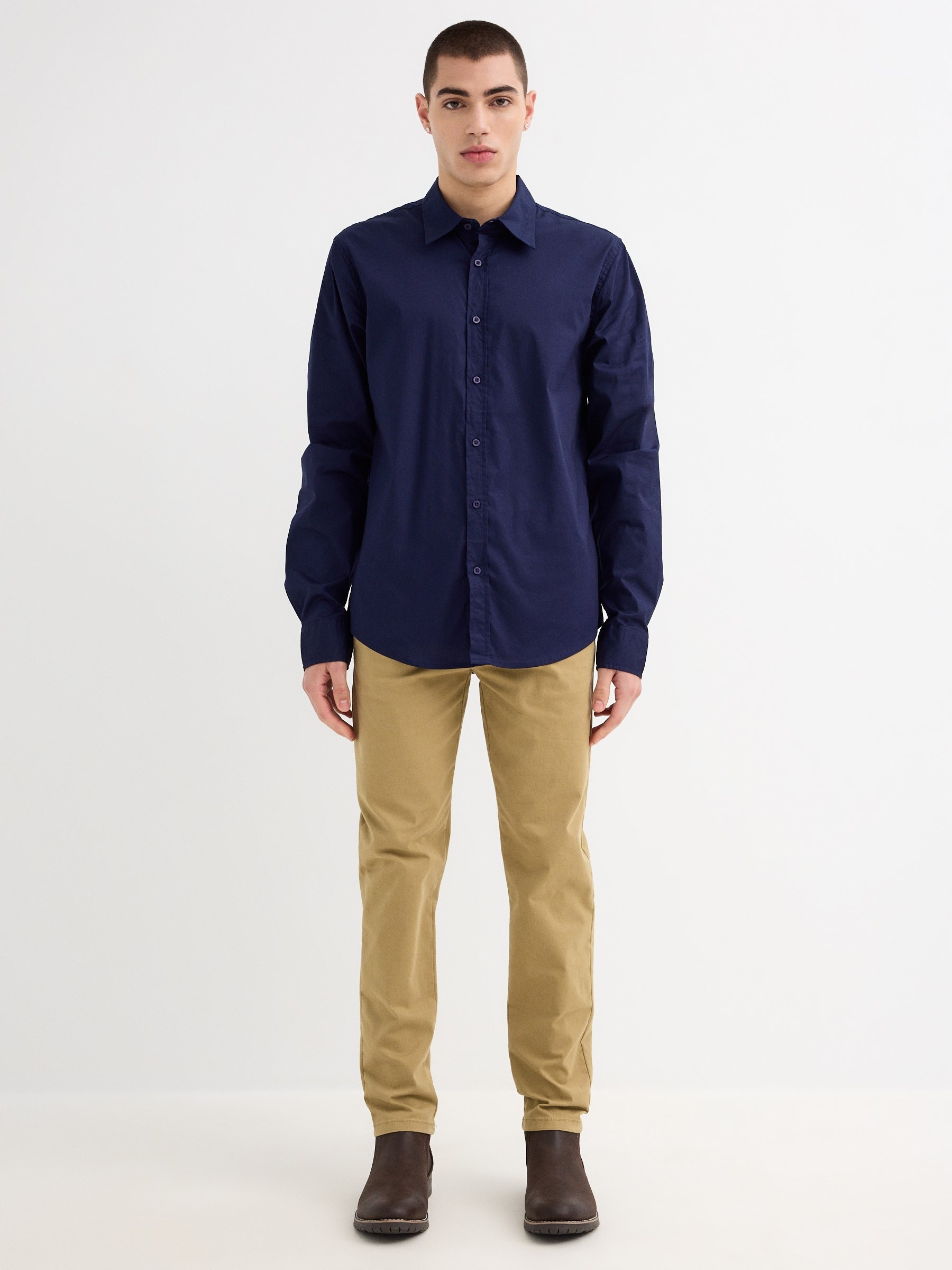 Basic long sleeve shirt blue middle front view