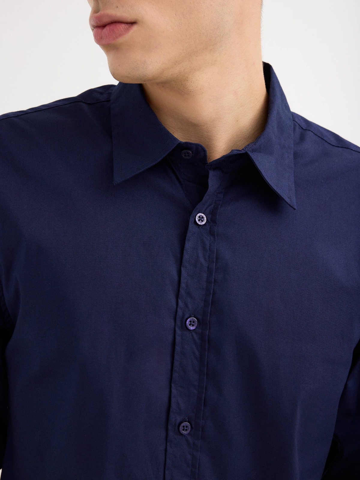 Basic long sleeve shirt blue detail view