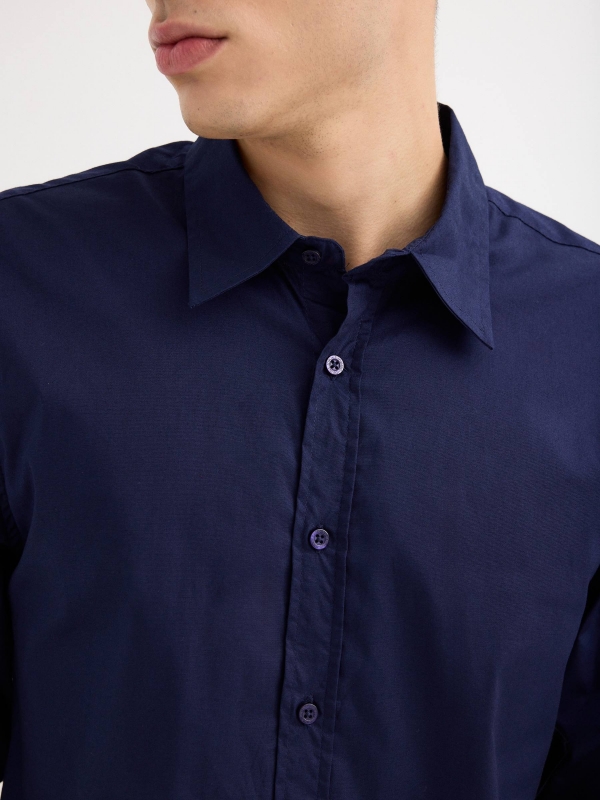 Basic long sleeve shirt blue detail view
