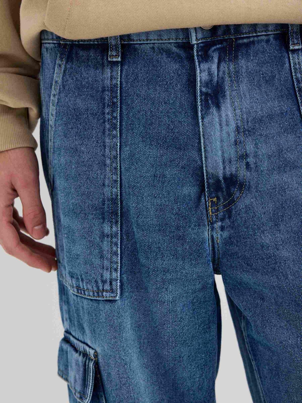 Jean multi-pocket cargo blue detail view