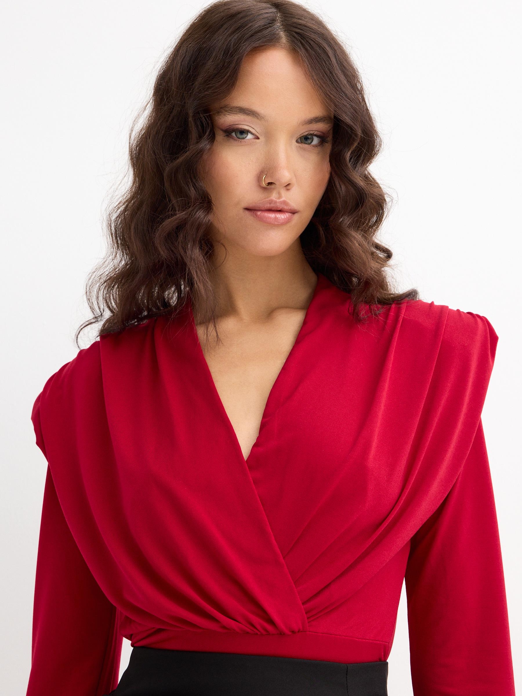 Long sleeve shirt with shoulder pads garnet middle front view