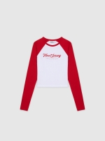%Pto% Long sleeve raglan crop top with graphics carmine front view