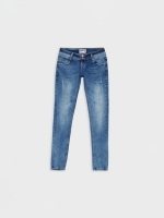 %Pto% Jeans skinny cintura baixa e efeito lavado azul vista frontal